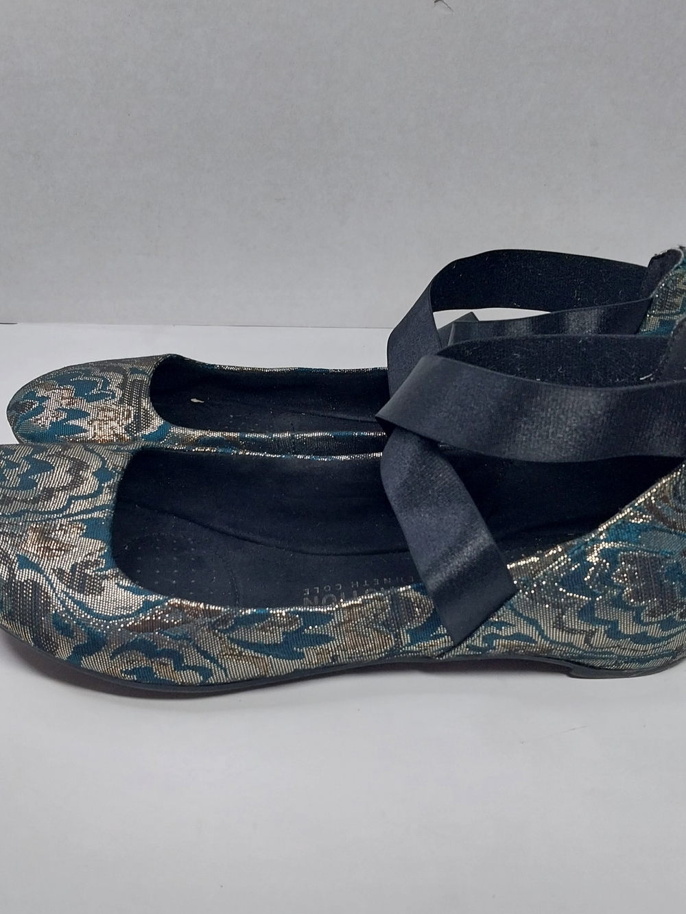 Kenneth Cole Reaction Women’s Pro Time Ballet Flats Size 9.5 M Elastic Straps - Picture 4 of 12
